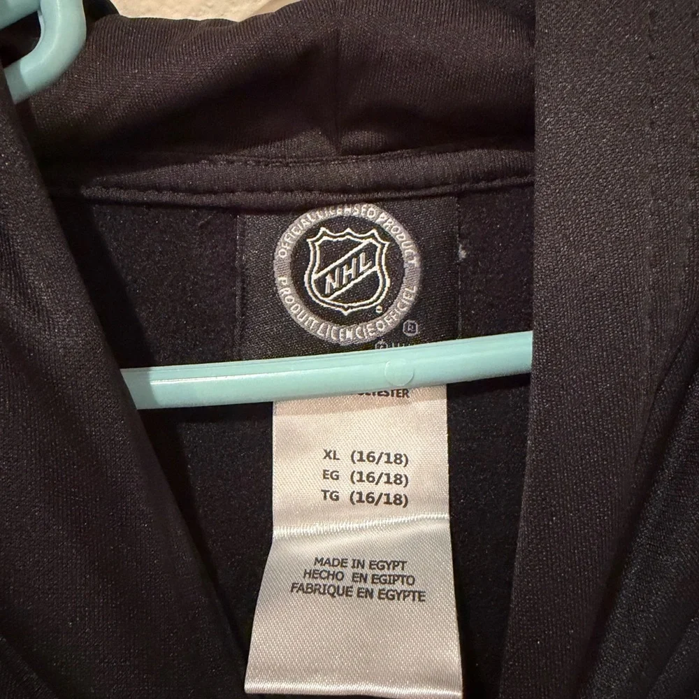 NWT LA Kings Kids Black Hoodie Sweater
